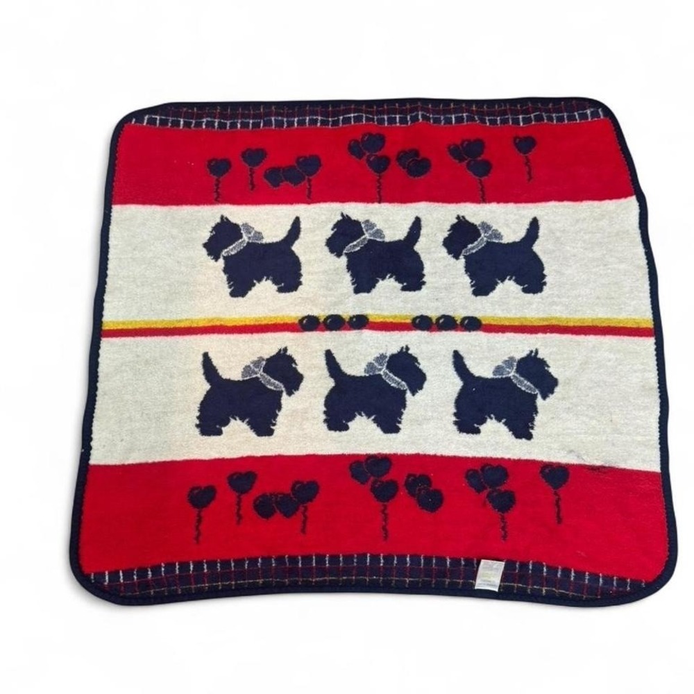 San Marcos Linea Dorada‎ Vintage Scottie dog throw blanket Size: 40 x 42 inches